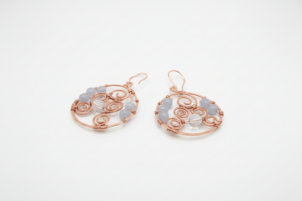 Dangle earrings with stones